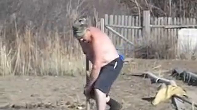 Танец с лопатой))) смотреть онлайн