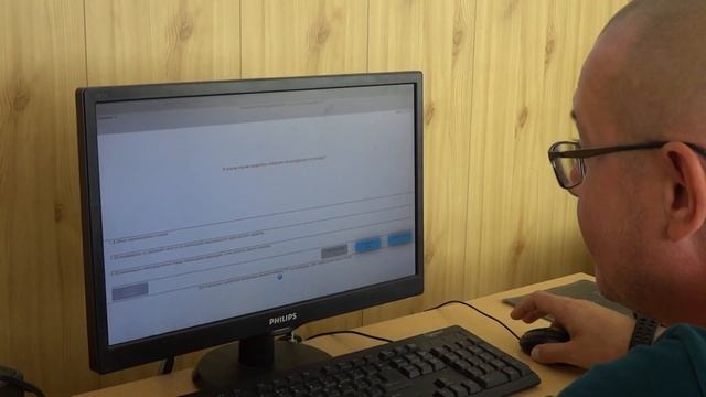 Инструктор сдаёт внутренний экзамен по ПДД смотреть онлайн