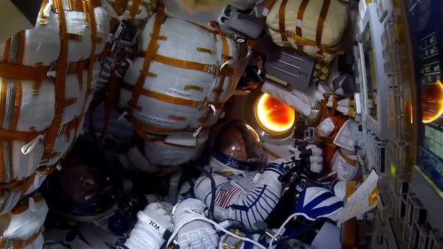 Вот что нашли в грунте астеройда Бенну смотреть онлайн