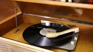 Праздничная музыка на радиоле «Беларусь–62» | Кристал?