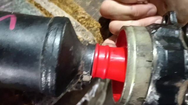 Замена пыльника заднего кардана Паджеро-2, дв. 3,5 литра. смотреть онлайн