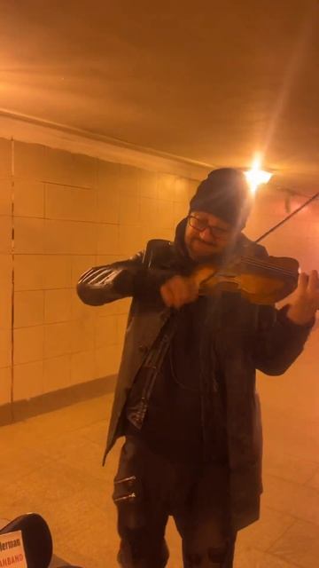 Известный в метро смотреть онлайн