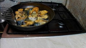 Как быстро и просто пожарить скумбрию в сковороде. Со?