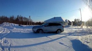 по снегу в поле на мицубиси аутлендер 3