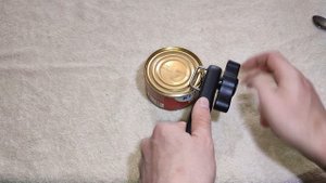 Лучшая открывашка консервных банок: не режет — просто