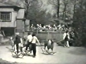 Любительская кинохроника г. Киров 1978 Парки, атракционы. Театральная площадь.