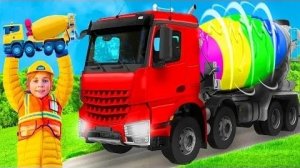 Дети играют с настоящей бетономешалкой