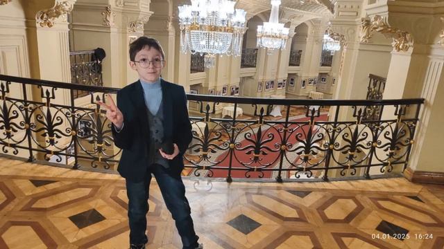 Артур в оперном Театре! Смотрел балет Снежная Королев?