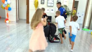 Диана и Рома Диана и Рома веселятся на вечеринке по случаю дня рождения Ника!