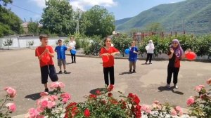 Флешмоб "Улыбайся" от детей пришкольного лагеря "Солне