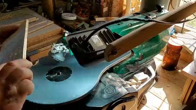 Выпиливание лобзиковым станком в моей мастерской.