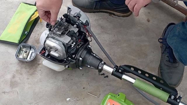 На мотокосе сложно провернуть коленвал при запуске, и? смотреть онлайн