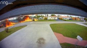 Во Флориде самолёт упал на машину, в которой ехали мат?