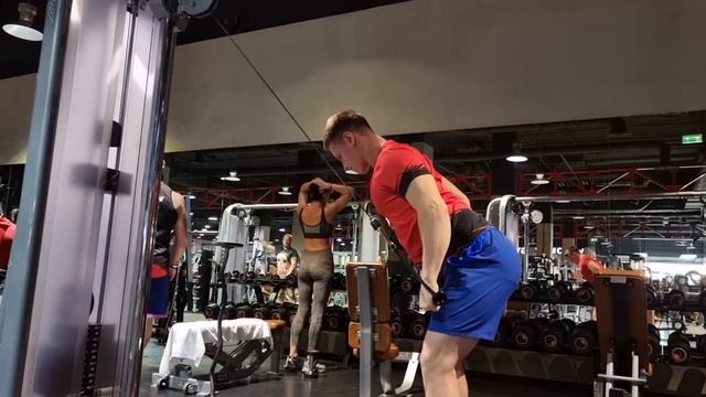 пуловер одной рукой смотреть онлайн