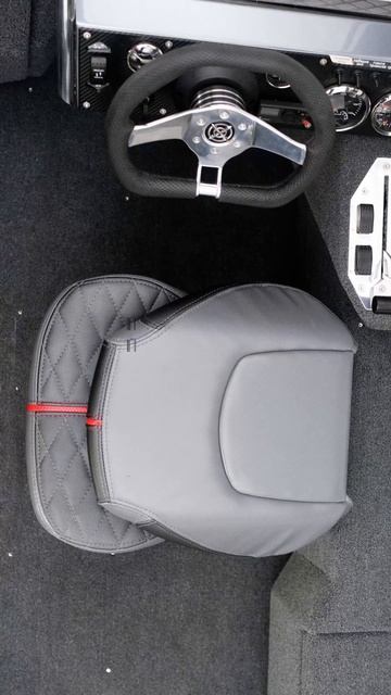 Дизайн кокпита R5100 со стационарным водомётом 2025 года