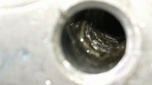 Kia Rio сломались болты крепления помпы удаляем с сохран?