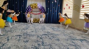 Танец "Сегодня праздник у девчат"