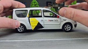 Моделька Лада Ларгус яндекс такси 1/24. Про машинки #маш?