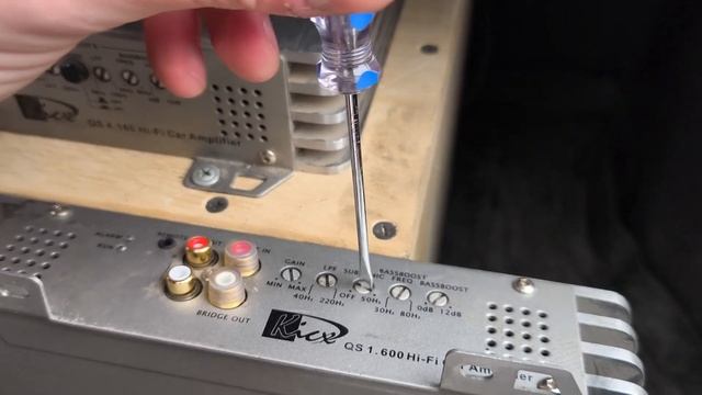 Замена моноблока сабвуфера на DL audio Barracuda 1.1400 V.2,  сабву? смотреть онлайн