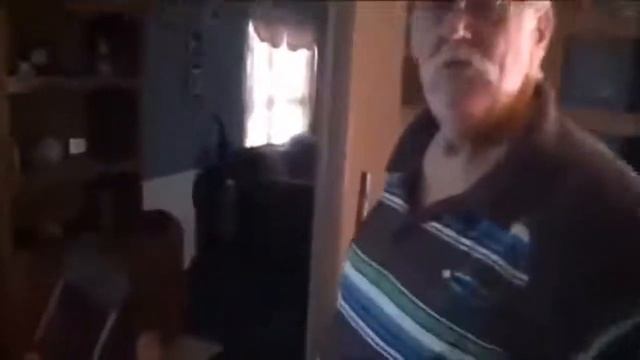 ЗЛОЙ ДЕД и сломанный ноутбук смотреть онлайн