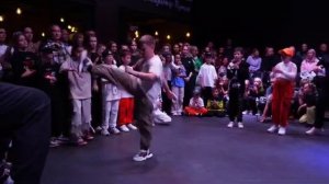 Выступление по Shuffle (Шаффл) от учеников Айседоры, г. Пуш