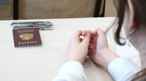 Родители стоят над душой? Как стартовал ЕГЭ для выпускников-2025