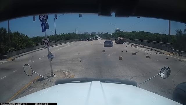 Камера Видеонаблюдения В Церкви Сняла Такое, Что Никт? смотреть онлайн