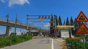 RailWay. Korean Railroad Crossing Nuriro Train Crossing/Железнодорожный переезд Корейская электричк
