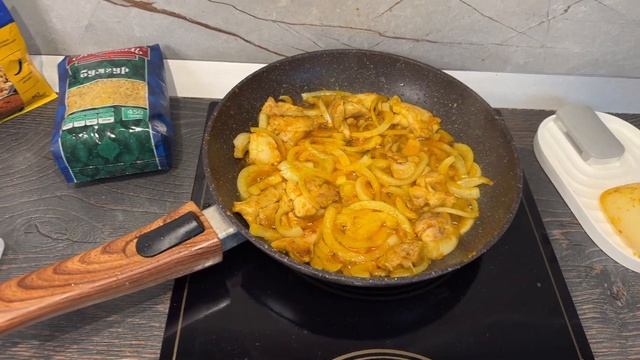 Быстрый плов на сковородке из курицы и булгура за 20 ми?
