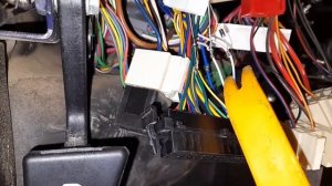 Нива Chevrolet 2009-2020 г.в. Установка сигнализации с автозапу