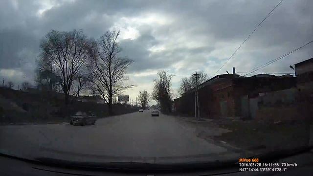 Mio MiVue™ 668. Запись в пасмурное время смотреть онлайн