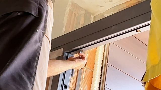 Монтаж большой двери Гардиан
