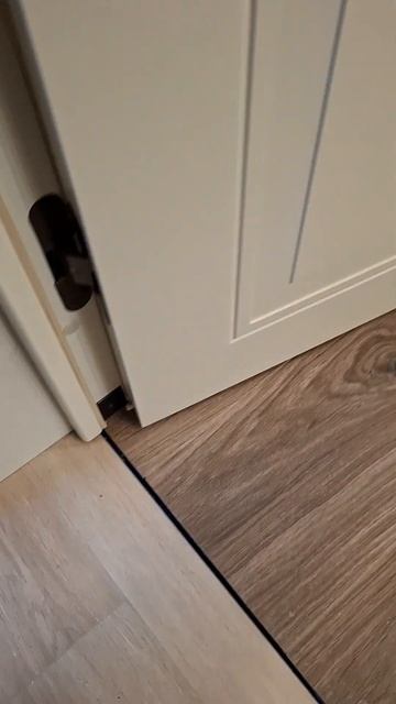 умный порог #дизайнинтерьера #diywoodworking #установкадвере смотреть онлайн