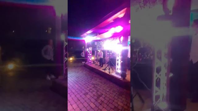 Арам Григорян. смуглянка.  Ресторан.  ТЕТ -А -ТЕТ