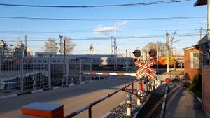 Наземный переезд жд в Москве