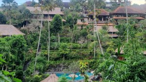 Тысяча и одна ступенька в Hotel Tjampuhan