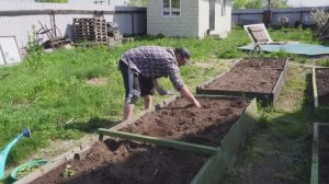 ОГУРЦОВ БУДЕТ МНОГО Посадил всю рассаду Жду большой урожай Сад и огород по-деревенски
