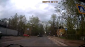 Видео работы автомобильного видеорегистратора AVS018DVR