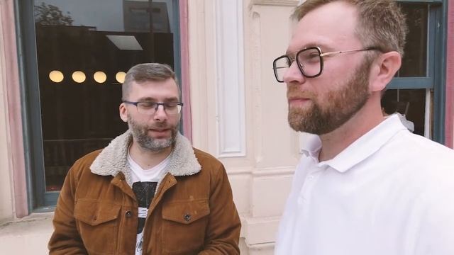 Офис Алекса Товаряна и TeachBK.  Бухгалтер забыла Русский