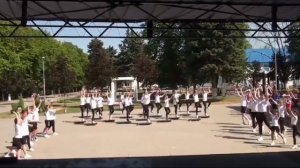 танец на День России ( я в нëм участвовала танцевала на