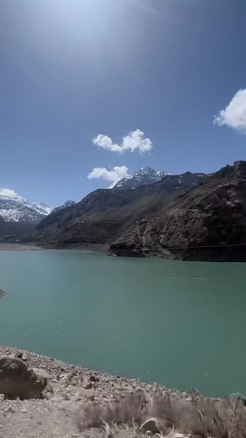 Перед страшным серпантином стоит помолится. Таджикистан. смотреть онлайн