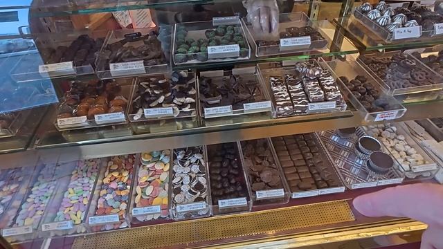 Всей мышпухой на причале в Санта Круз - танцы, шоколад, смотреть онлайн