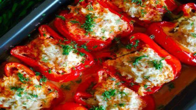 Перцы фаршированные индейкой и курицы