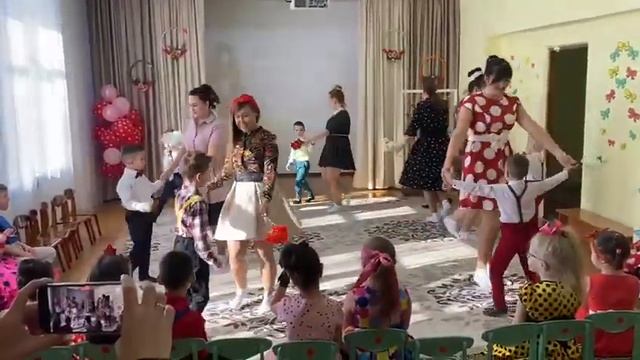 танец на 8 марта стиляги смотреть онлайн