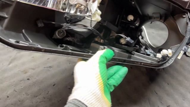 Volkswagen Tiguan 1 рестайлинг - замена линз на диодные Expression Dri смотреть онлайн