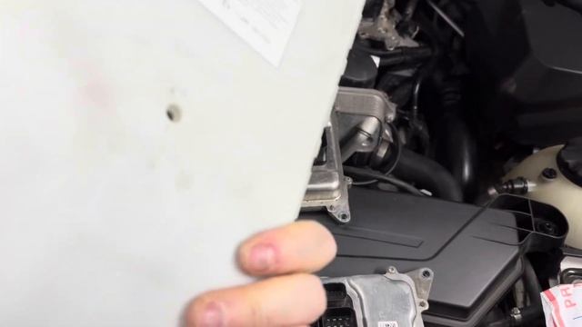 BMW F34 замена ЭБУ двигателя Mevd172P - родной умер / BMW F34 replaceme смотреть онлайн