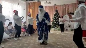 Танец родителей на новый год