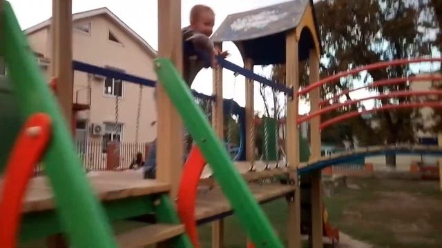 Как снимает основная камера Umidigi Crystal днем, в сумерки и смотреть онлайн