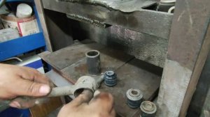 Замена сайлентблоков задней подвески на Ниссан Х-трее