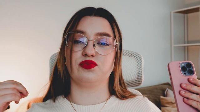 ТЕЛЕФОН ИЛИ КАМЕРА?/Что лучше для съемки личного блога смотреть онлайн